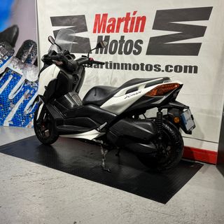 YAMAHA XMAX 300