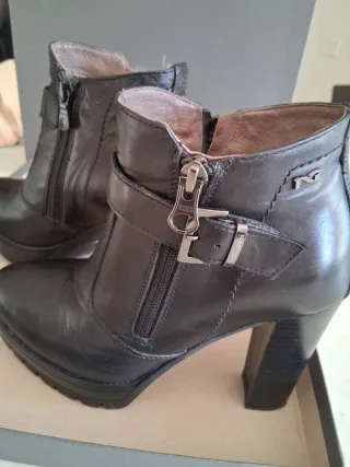 Stivaletti Nero Giardini vera pelle n.35