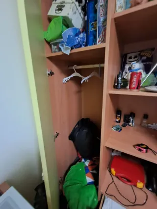 Armario infantil verde y amarillo