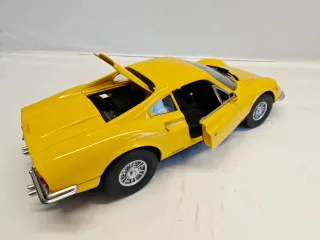 Ferrari Dino 246 GT scala 1:18 Anson