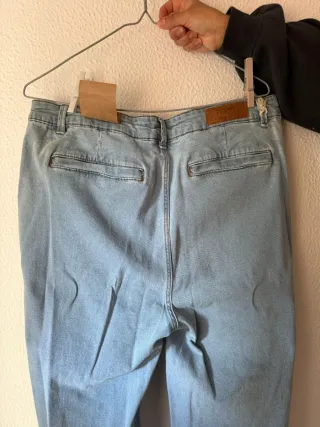 Pantalones vaqueros anchos