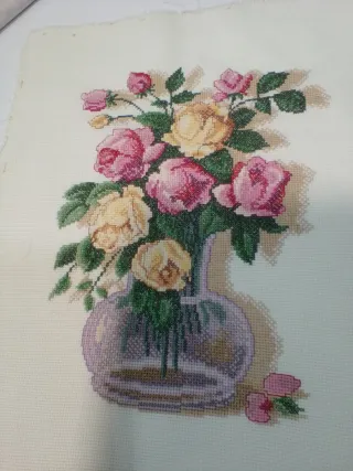 Cuadro Punto de Cruz Flores Rosas y Amarillas