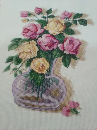 Cuadro Punto de Cruz Flores Rosas y Amarillas