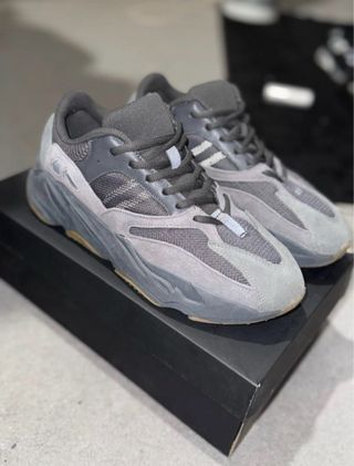 Adidas Yeezy Boost 700 v2 Gris