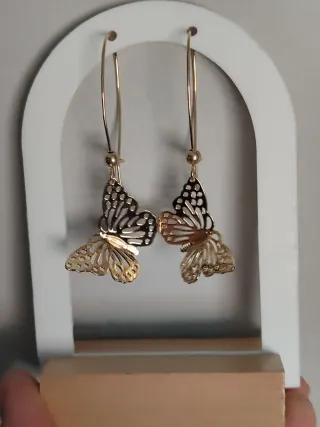 Pendientes mariposa dorados largos