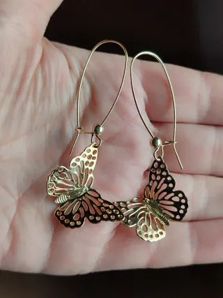 Pendientes mariposa dorados largos