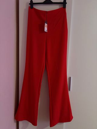 Pantalones acampanados rojos talla 36
