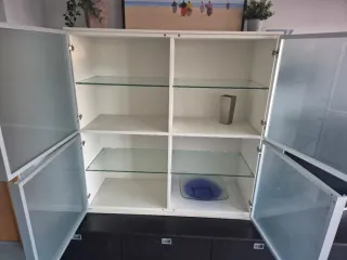 Mueble salón madera y vitrina