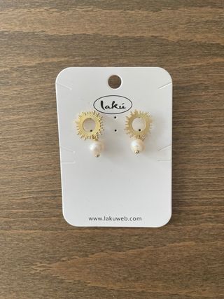 Pendientes Lakú Sol Perla Dorados