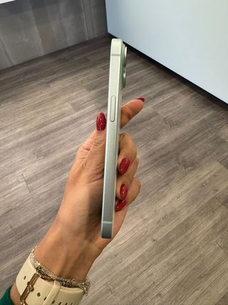 iPhone 15 128GB Verde - Bateria 99%