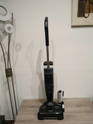 Aspiradora Fregasuelos Tesvor