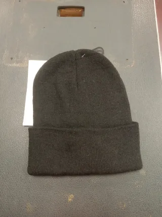 Gorro negro con luz LED