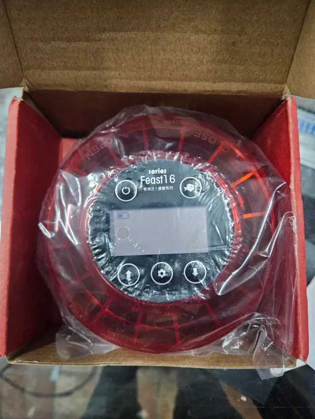 Comedero automático para peces Feast16