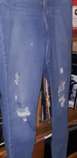 Pantalón Levi's azul roto