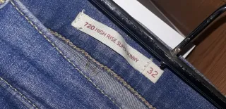 Pantalón Levi's azul roto