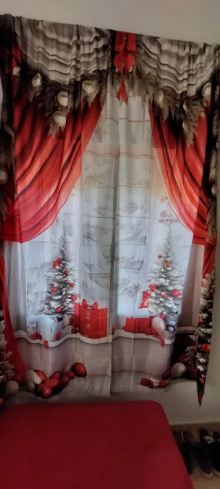 Tende Natalizie con Alberi e Regali