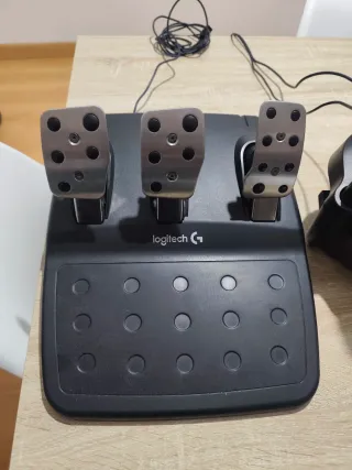 Volante Logitech G29 con Pedales y Palanca