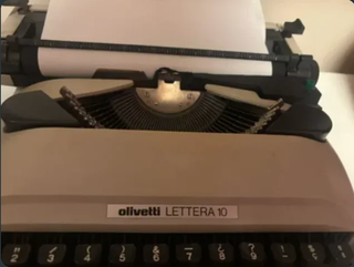 Máquina de escribir Olivetti Lettera 10
