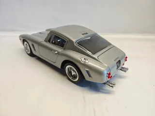 Ferrari 250 Berlinetta 1:18 Jouef Evol