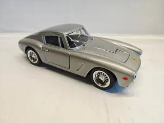Ferrari 250 Berlinetta 1:18 Jouef Evol