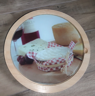 Tagliere in legno con set coltelli