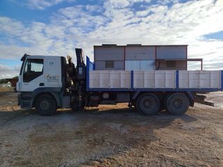 Camión Pluma Basculante Iveco