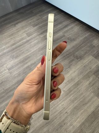 iPhone 15 128GB Amarelo