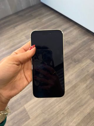 iPhone 15 128GB Amarelo