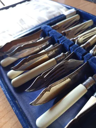 Juego cubiertos antiguo