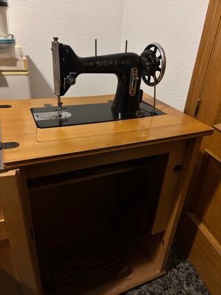 Máquina de coser Sigma antigua