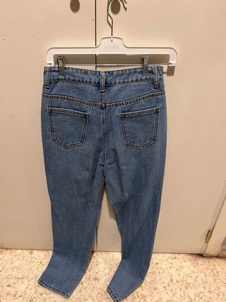 Pantalones vaqueros rotos