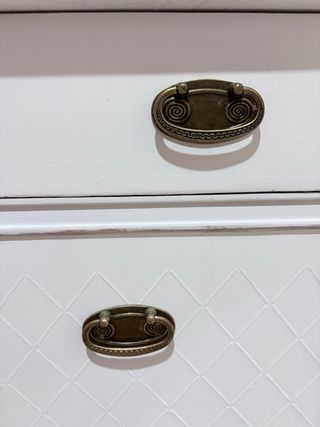 Vetrina bianca in stile classico, vendita urgente