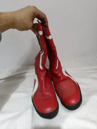 Botas de moto Diadora rojas
