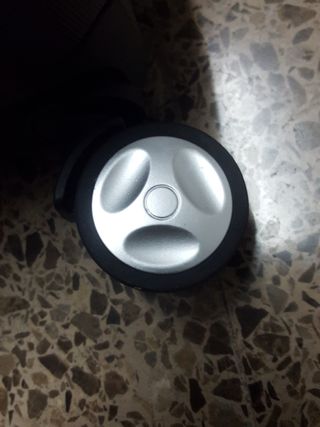 Maleta de viaje negra nueva