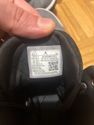 Jordan Max Aura 1 Talla 45.5 Gris/negro