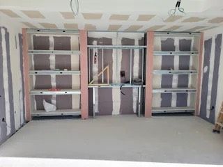 TRABAJOS DE PLADUR Y PINTURA