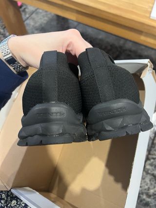 Zapatos negros Tenth antideslizantes