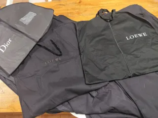 10 Fundas para trajes y vestidos Loewe