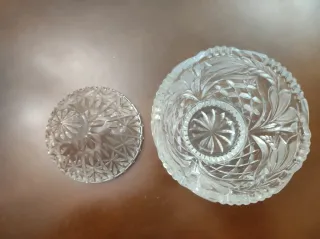 Bombonera de cristal tallado a mano