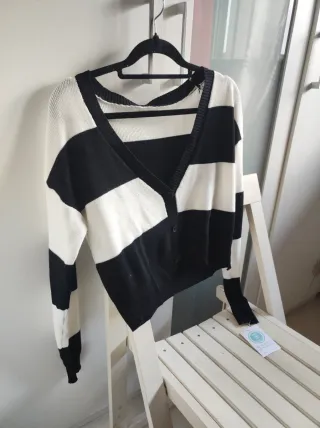 Chaqueta de rayas blanca y negra