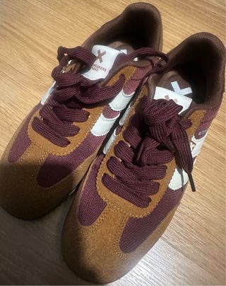 Zapatillas XTI Marrón, burdeos y Blanco