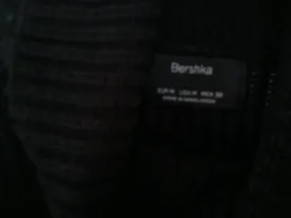 Jersey Bershka Negro Cuello Alto