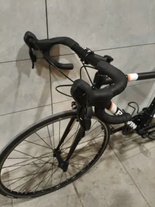 BICICLETA CARRETERA BTWIN TRIBAN 500