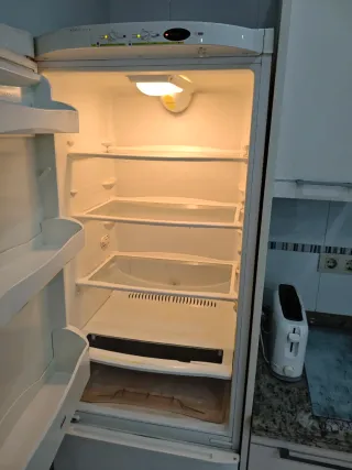 Frigorífico blanco 180cm alto