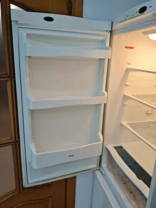 Frigorífico blanco 180cm alto