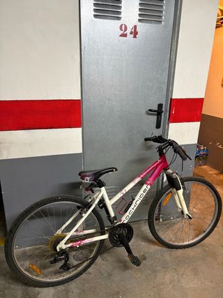 Bicicleta Rockrider Blanca y Rosa