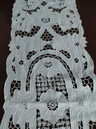 Striscia ricamata cm 105x27