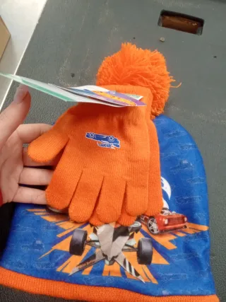Gorro y Guantes Hot Wheels Infantil
