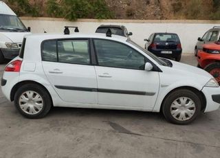 Bandeja tras renault 91715 8200034999 megane 1.5