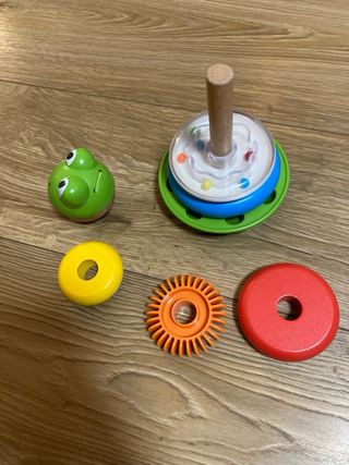 Juguete apilable de rana